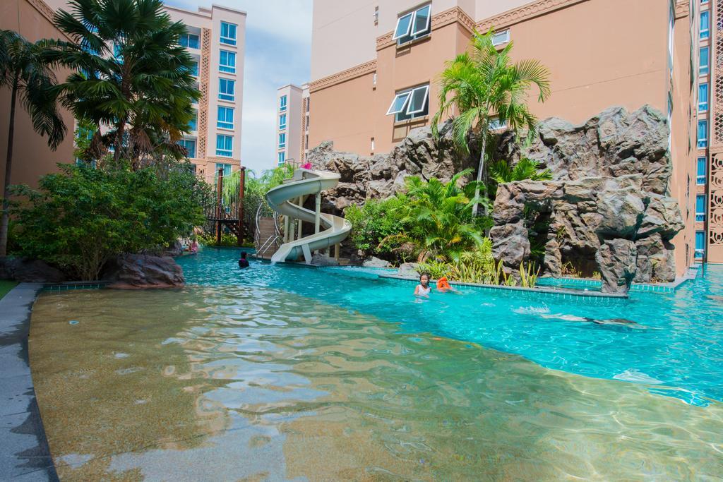 Atlantis Pattaya High Service Praia de Jomtien Exterior foto