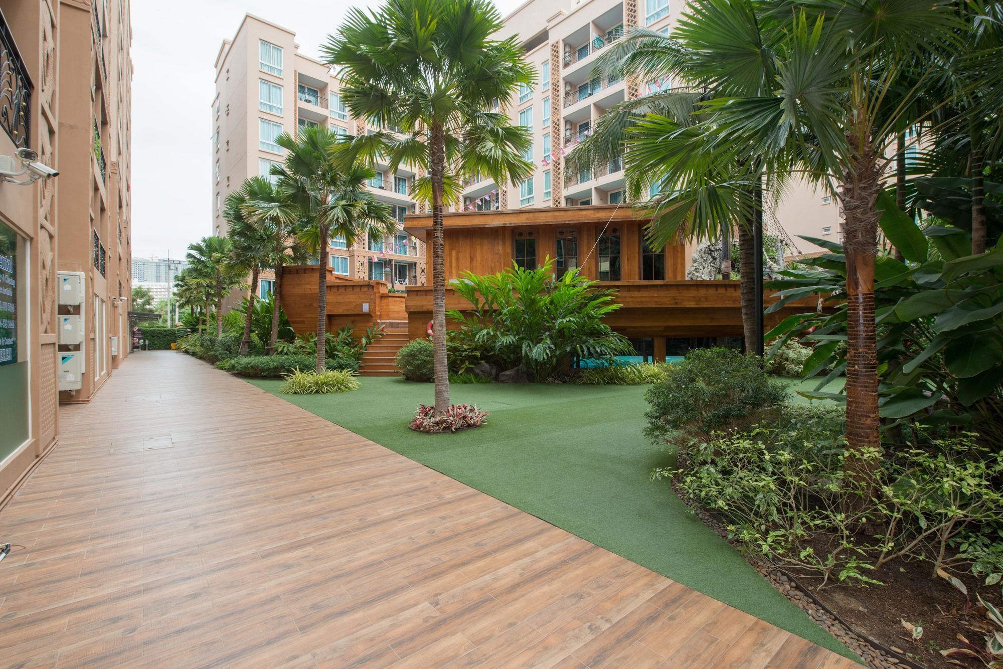 Atlantis Pattaya High Service Praia de Jomtien Exterior foto