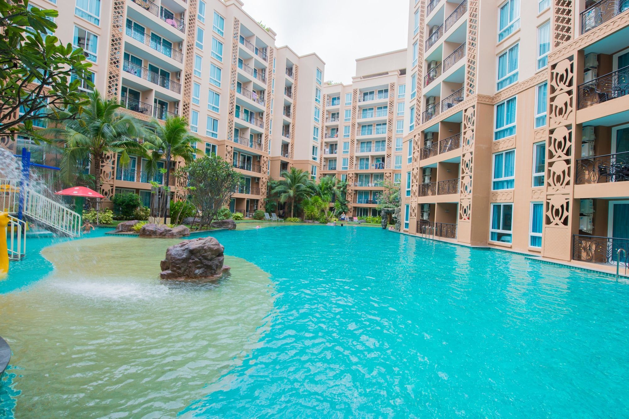 Atlantis Pattaya High Service Praia de Jomtien Exterior foto