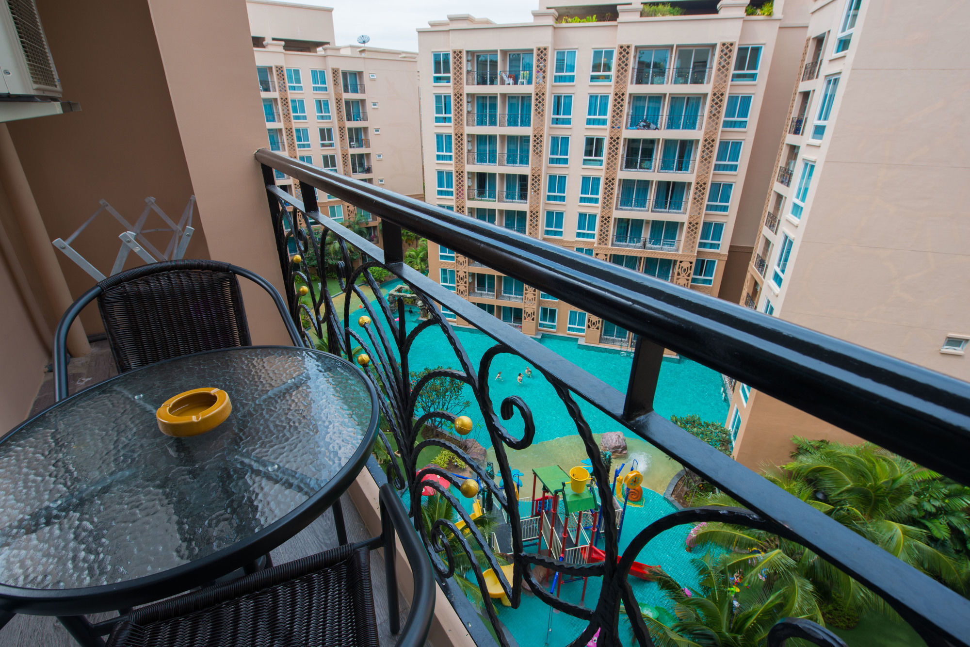 Atlantis Pattaya High Service Praia de Jomtien Exterior foto