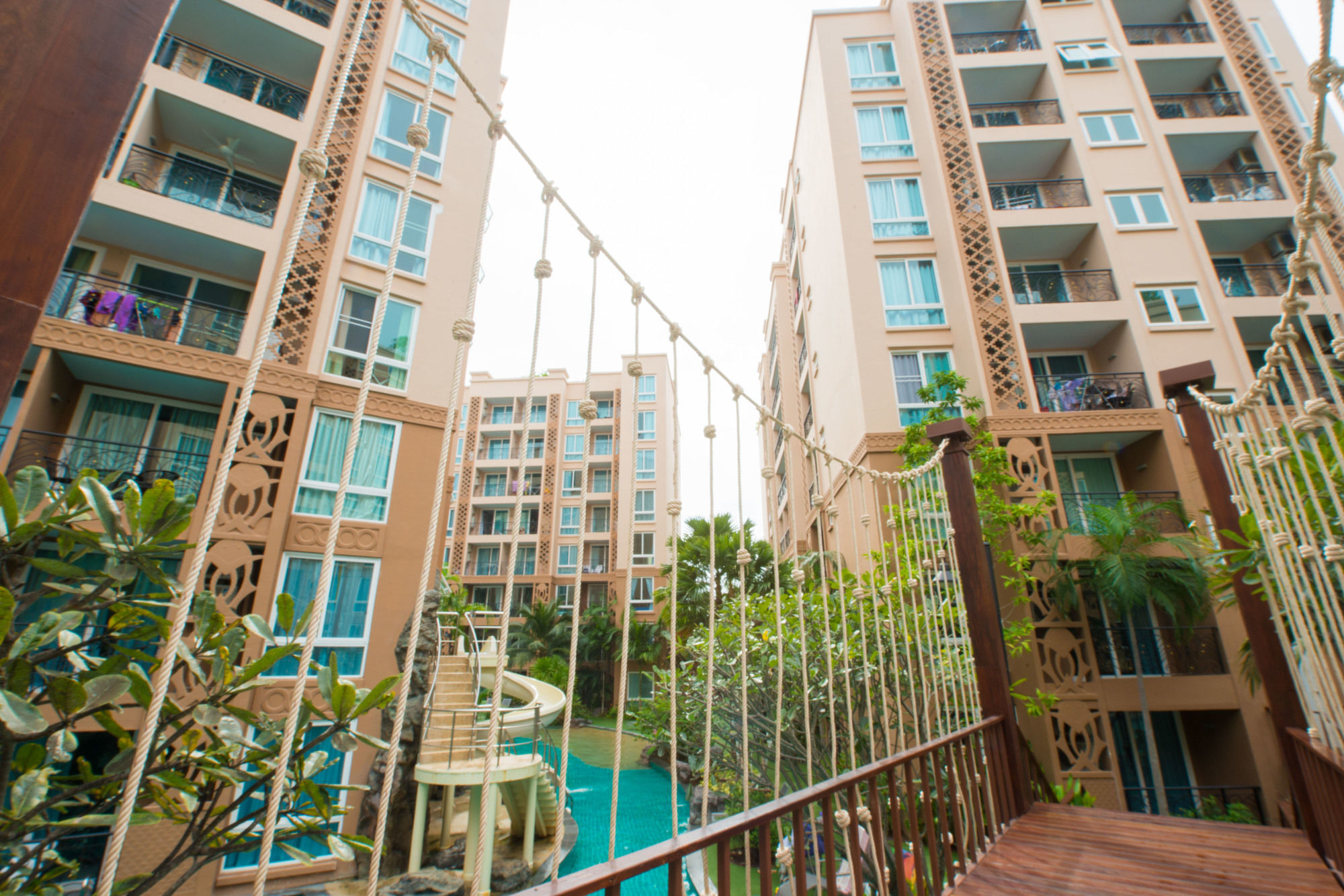 Atlantis Pattaya High Service Praia de Jomtien Exterior foto